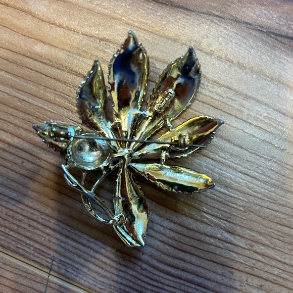 Signed leaf 1960’s rare brooch - Picture 2 of 5